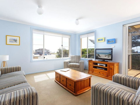 Aquarius Apartment 7 - Rental Cars 2