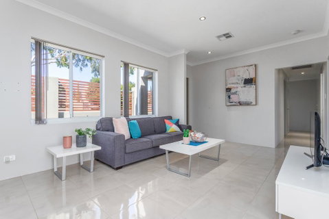 Ardross Short Stays - Rental Cars 3