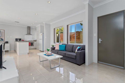 Ardross Short Stays - Rental Cars 2