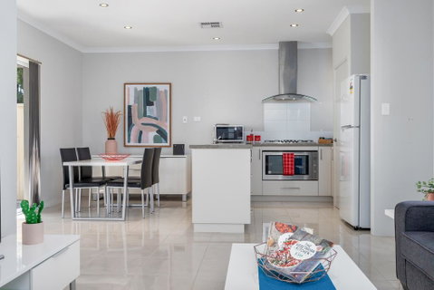 Ardross Short Stays - Rental Cars 0