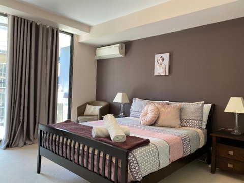 ARENA RESORT STYLE EXEC FREE NETFLIX WIFI WINE - Rental Cars 2