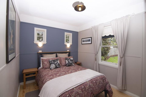 Artisan Retreat - Rental Cars 3