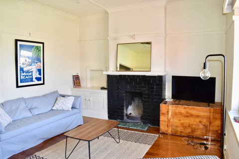Artistic Apartment In Sunny Elwood Near St Kilda - Rental Cars 0