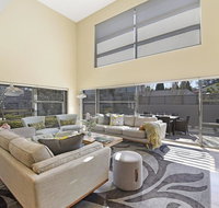 Arum 4 Heritage Park - contemporary  timeless - Rental Cars