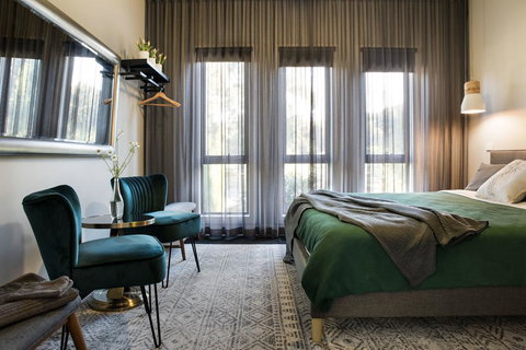 Arya - Rental Cars 3