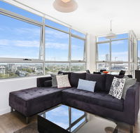 As the Sun Sets - Modern and Spacious 2BR Zetland Apartment Facing the Setting Sun - Rental Cars