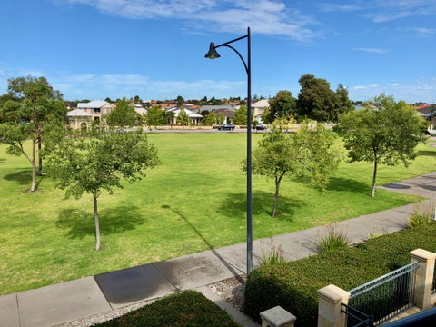 Ashington Gardens - Rental Cars 2