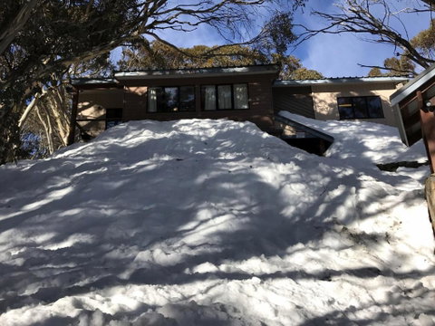 MAGNIFICENT SKIING ON MOUNT BULLER - Rental Cars 1