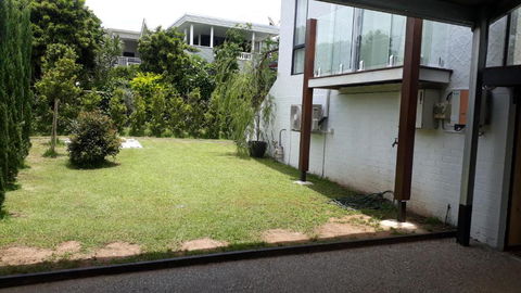 Maple Villa - The Beach House By The Bay - Rental Cars 3