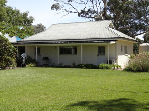 Mapperley Bed And Breakfast - Rental Cars 3