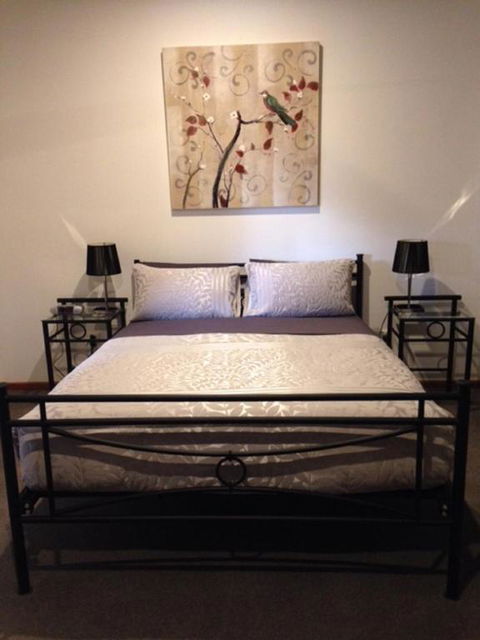 Mapperley Bed And Breakfast - Rental Cars 1