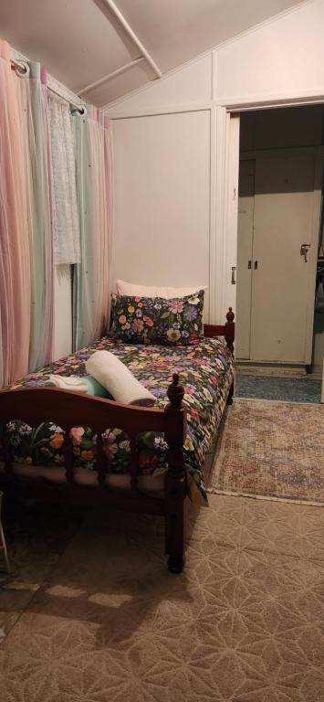 Meyenburg Dorm Room - Rental Cars 1