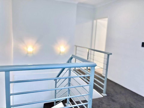 Modern Double-Story Abode A Scarborough Delight - Rental Cars 1