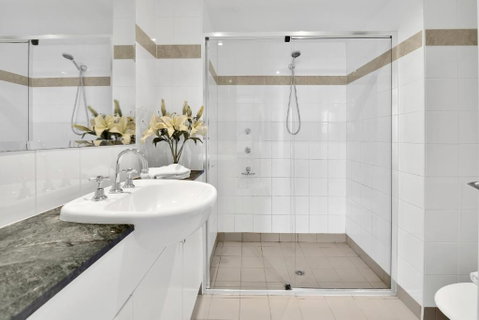 Modern Spacious Chatswood Apartment H1016 - Rental Cars 2
