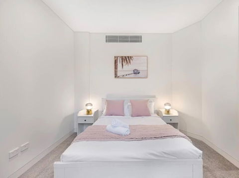 Modern 2B2B APT At Homebush - Rental Cars 1