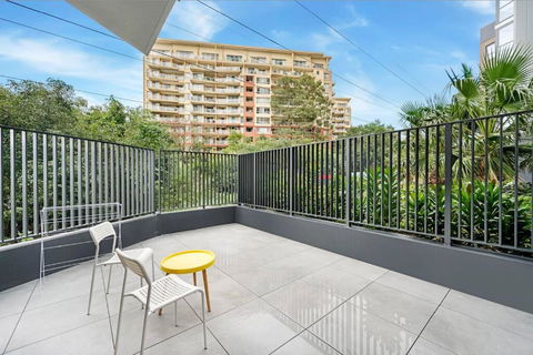 Modern 2B2B APT At Homebush - Rental Cars 3