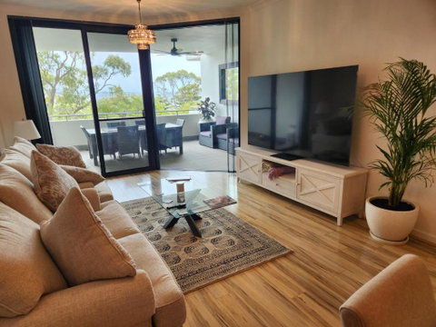 Nautilus Ocean Vista - Rental Cars 1