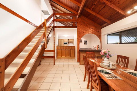New 4BR Modern & Stylish Heritage Hideaway WiFi - Rental Cars 0