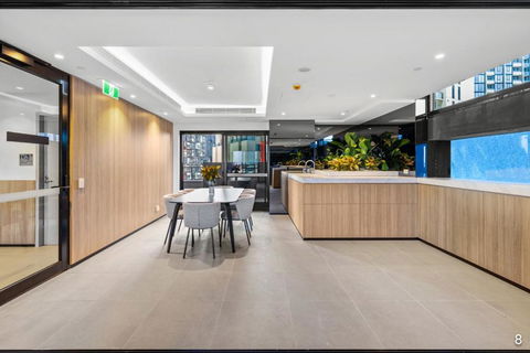 NEW Chic Stature Southbank 2 Bd - Rental Cars 2