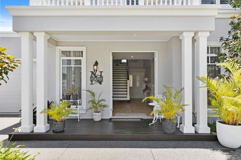 NEW HAVEN - Garden View Balcony - Rental Cars 3