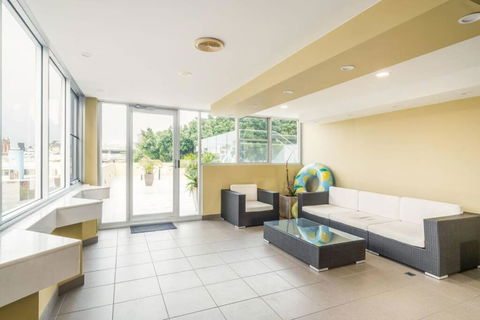 NEW! Ideal 1BR Beachside Studio With Pool - Rental Cars 2