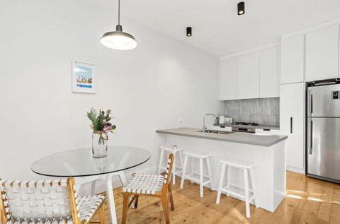NEWLY RENOVATED LARGE 3.5 BDRM HOUSE! BEST OF MELB - Rental Cars 2