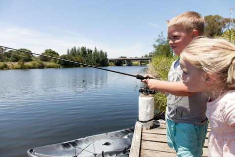 NRMA Bairnsdale Riverside Holiday Park - Rental Cars 2