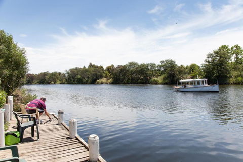 NRMA Bairnsdale Riverside Holiday Park - Rental Cars 3