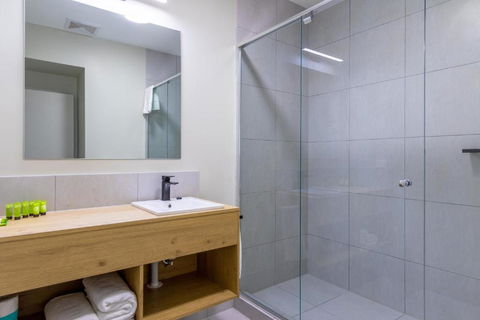 Nightcap At Springwood Hotel - Rental Cars 1