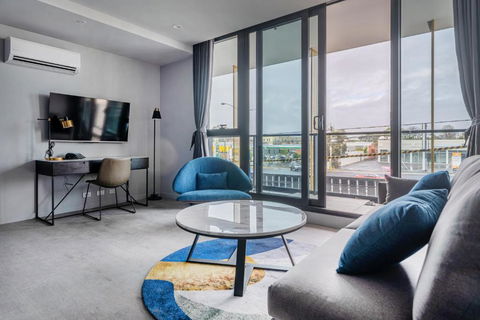 Oros Hotel And Apartments - Rental Cars 1