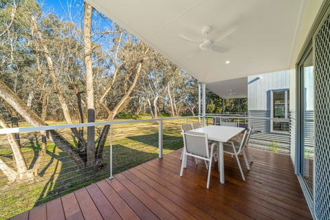 Painters Island Holiday Park - Rental Cars 1
