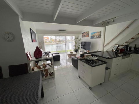 Port Lincoln Marina Waterfront Apartment - Rental Cars 3