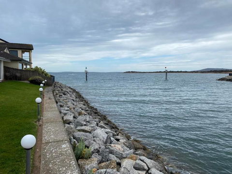 Port Lincoln Marina Waterfront Apartment - Rental Cars 1
