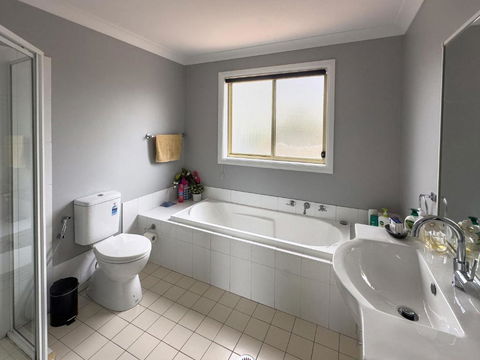 Prestons Dream Holiday 4 Bedroom - Rental Cars 2