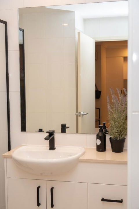 PRIME SPOT: Modern Studio+Balcony Darling Harbour - Rental Cars 3