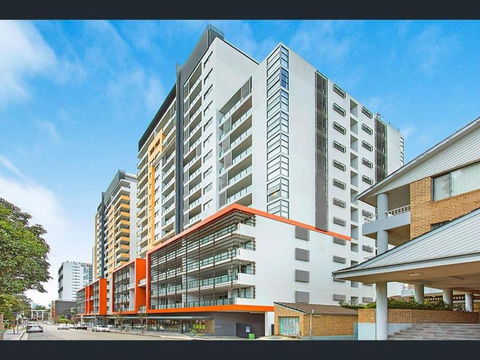 Private Room With Shared Washroom Only In 3bhk Apartment - Rental Cars 0