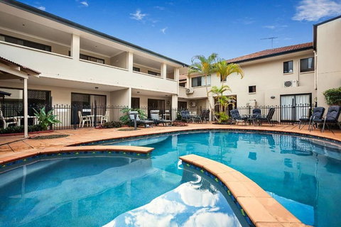 Quest Ascot - Rental Cars 0