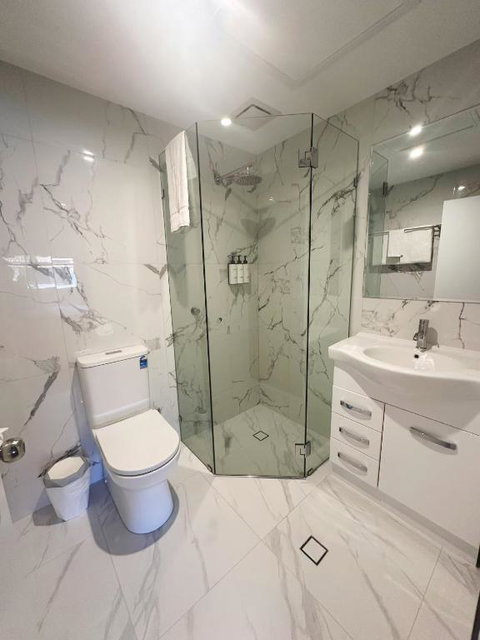 Quest Ascot - Rental Cars 1