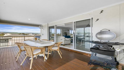 R & R Aldinga Beach By Wine Coast Holidays - Rental Cars 3