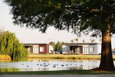 RACV Cobram Resort - Rental Cars 0