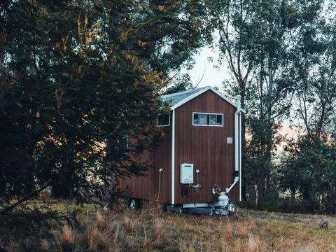 Raintree Farmstay By Tiny Away - Rental Cars 1