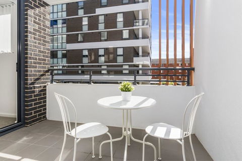 Astra Apartments Liverpool - Rental Cars 3
