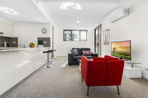 Astra Apartments Liverpool - Rental Cars 2
