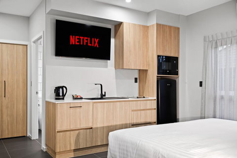 AVENUE MOTEL APARTMENTS - Rental Cars 3