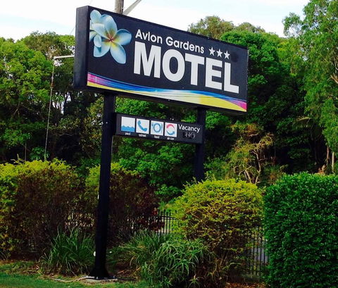 Avlon Gardens Motel - Rental Cars 2