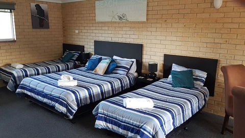 Avlon Gardens Motel - Rental Cars 0