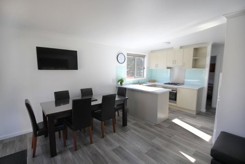 Avondel Caravan Park - Rental Cars 3