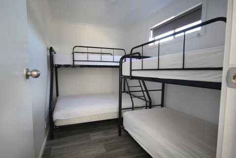 Avondel Caravan Park - Rental Cars 2
