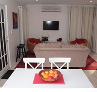 Azalea Villa - Close to the City of Perth - Rental Cars