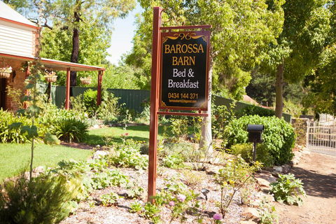 Barossa Barn Bed And Breakfast - Rental Cars 1